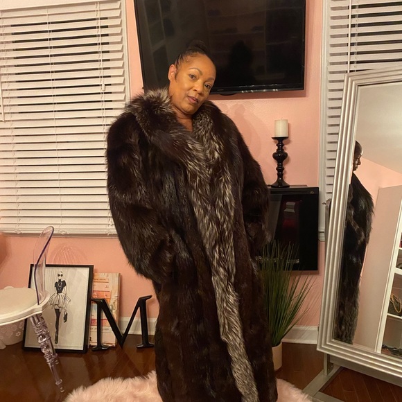 Ebony beaver fur coat - Picture 10 of 12